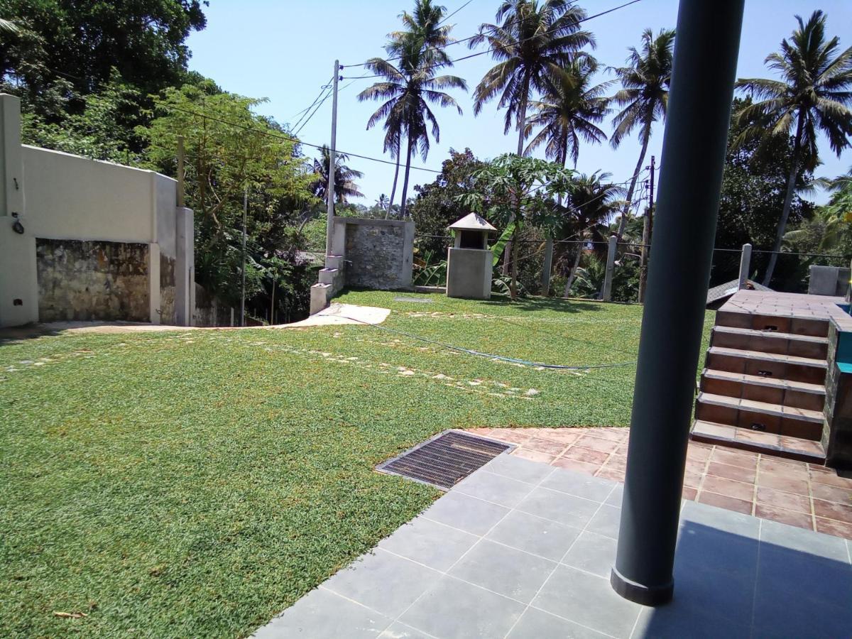 The Moose Weligama Exterior foto