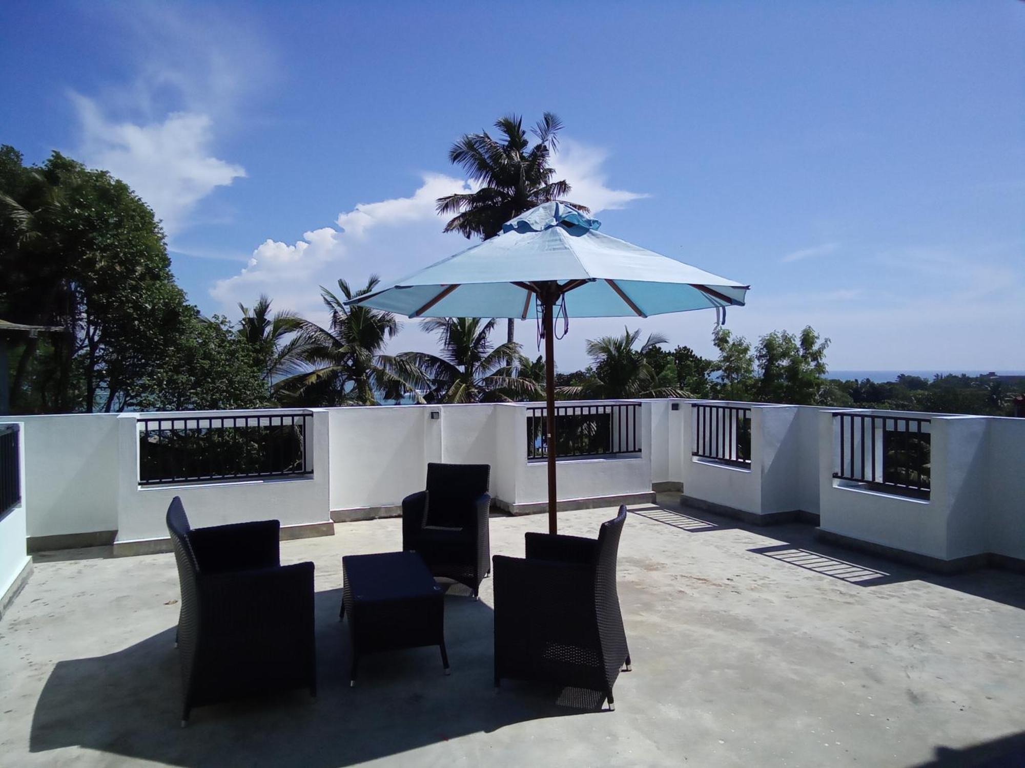 The Moose Weligama Exterior foto